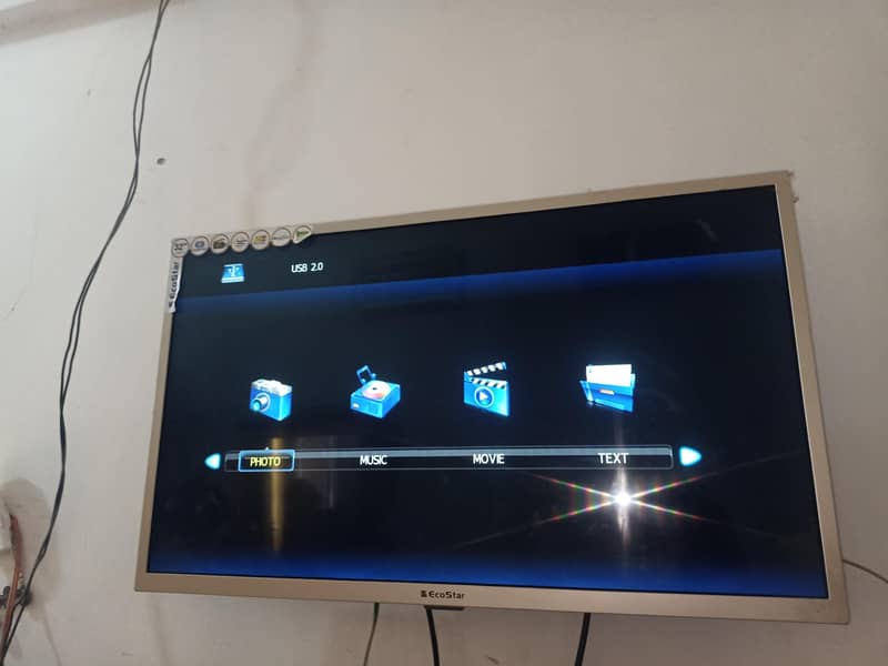 Ecostar new condition Tv with remote 4