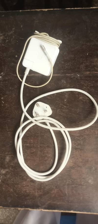 MacBook charger adopter