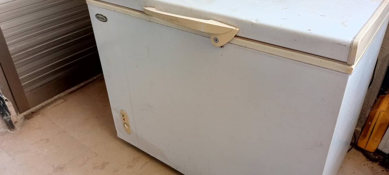 waves deep freezer 1