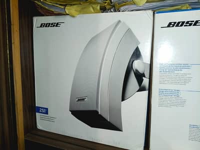 Bose 251 Environmental Outdoor Speakers White  Excellent Condition