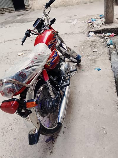 united CD 70 for sale in new condition bohat kam chala ha