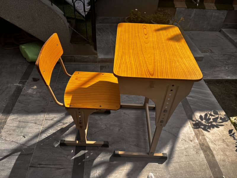 Study table & chair 0