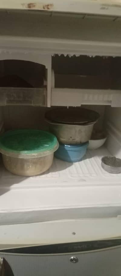 waves Fridge all ok in new condition