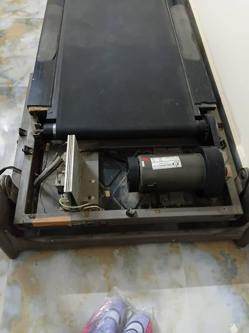 Treadmill /Electronical treadmill/Running machine 2