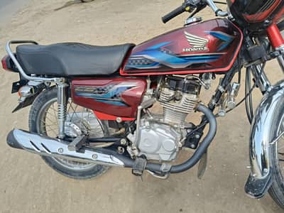 Honda 125 23/24 ganiun condition documents complete