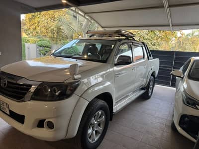 Toyota vigo champ G Model 2013