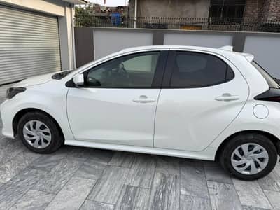 Toyota Yaris X Hatch Back Push start