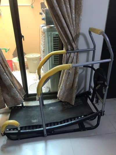 Manual treadmill and Adjustable chest bench press