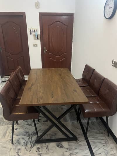 Dining table + Dining Chairs