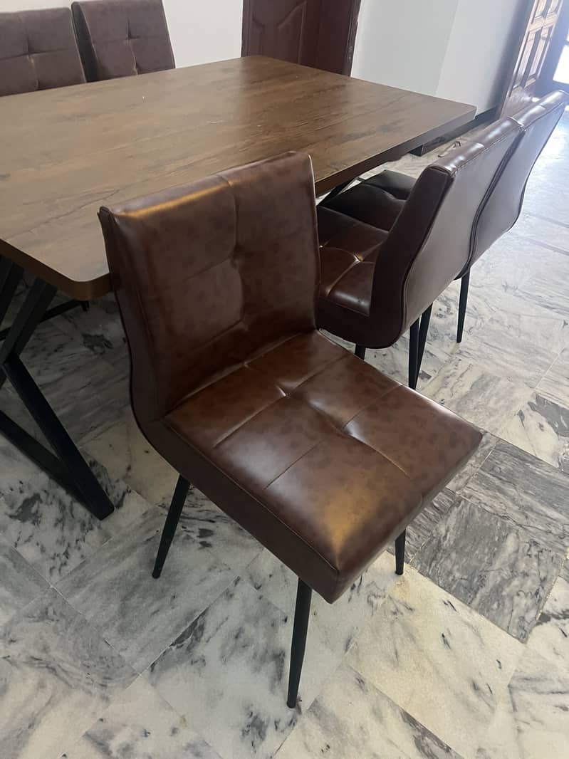 Dining table + Dining Chairs 1