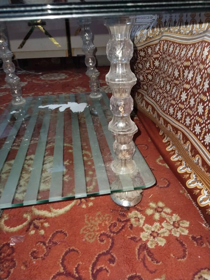 glass table 3