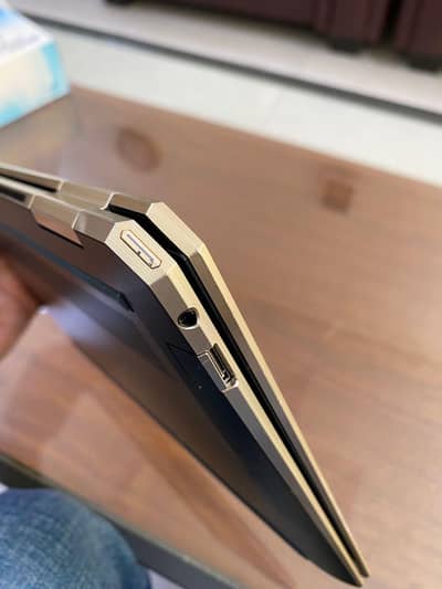 hp diamond cut stylish laptop