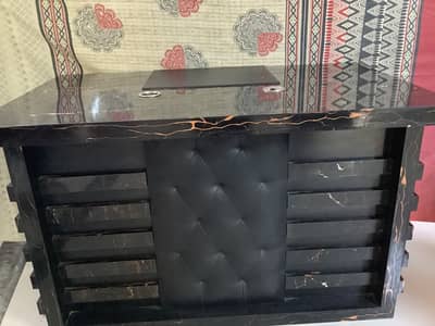 Luxury Executive Office Table – Premium Black Finish