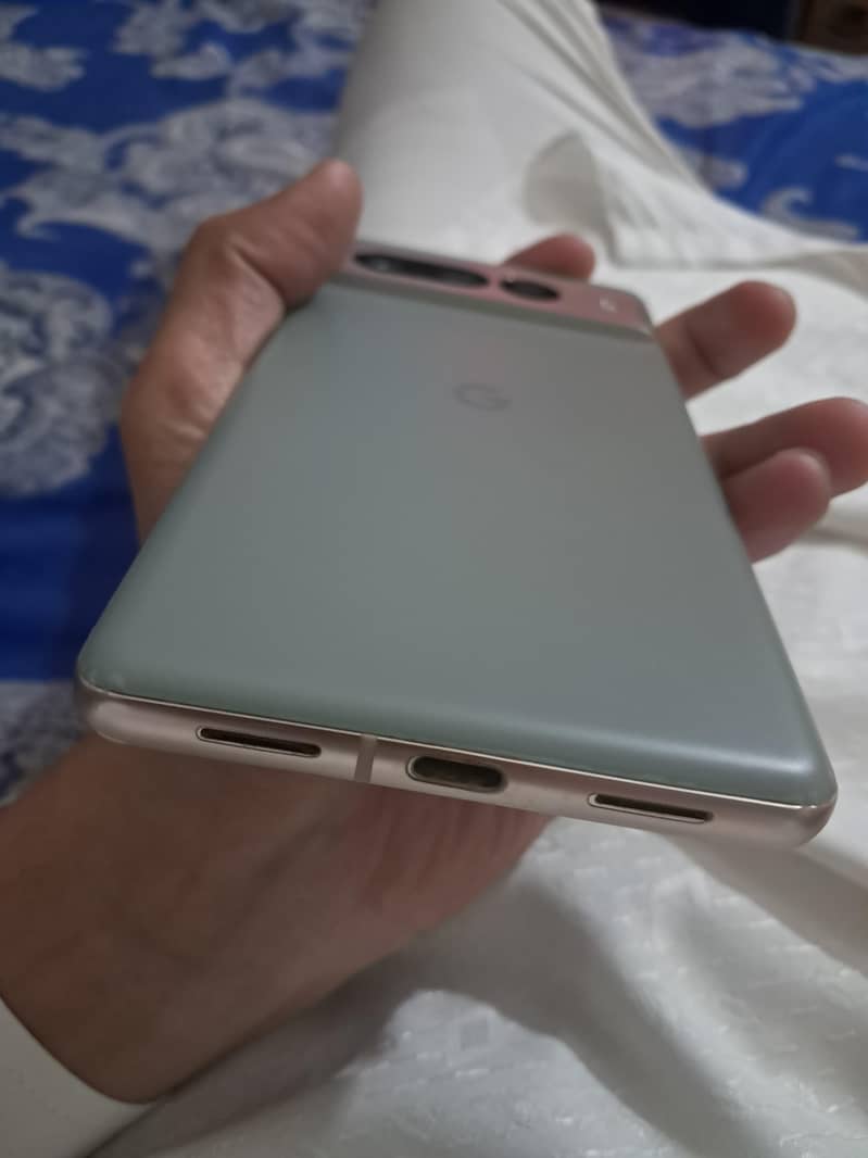 GOOGLE PIXEL 7 PRO 4