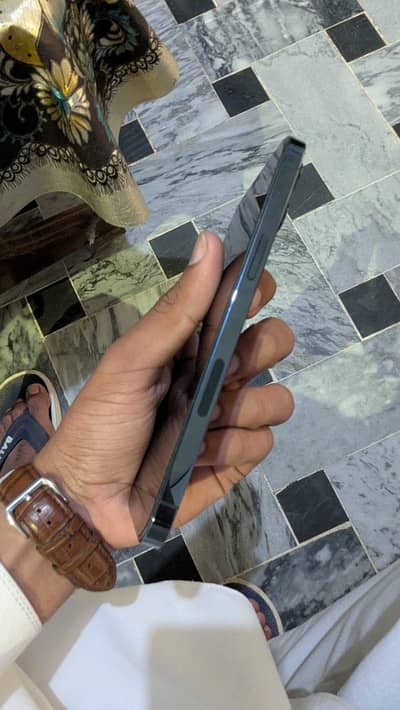 Iphone 12 pro max waterpak 128jb factory unlock with box 77% health