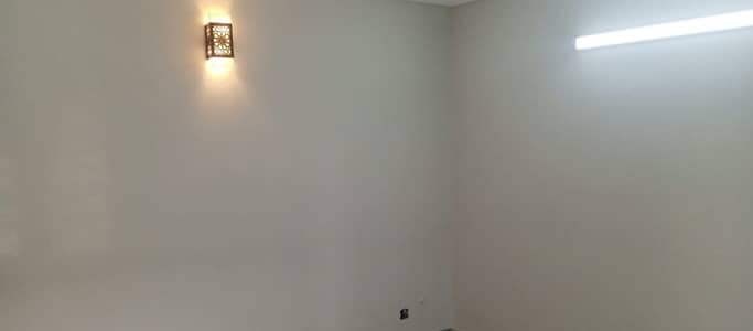 A Spacious 1 Kanal Lower Portion In Top City 1 - Block B