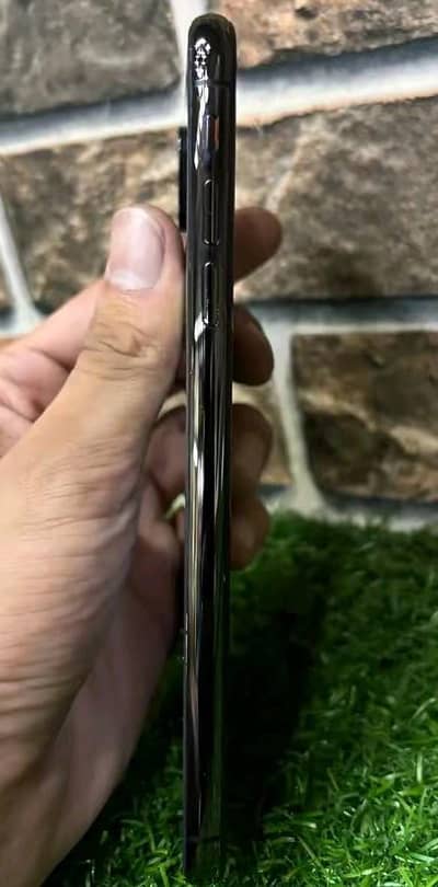 iPhone XS Max Non PTA – Excellent Condition – Face ID OK