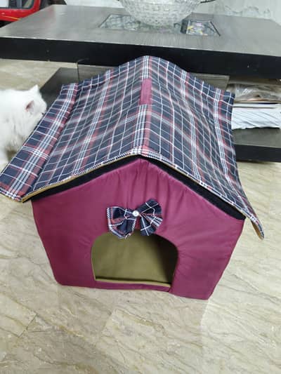Cat House in 10/10 condition - XL size and Foldable