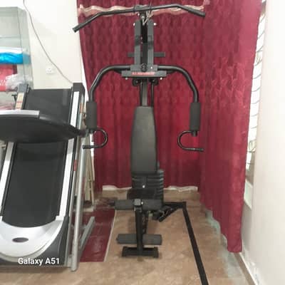 Butterfly gym machine / excellent condition // Home gym / profession