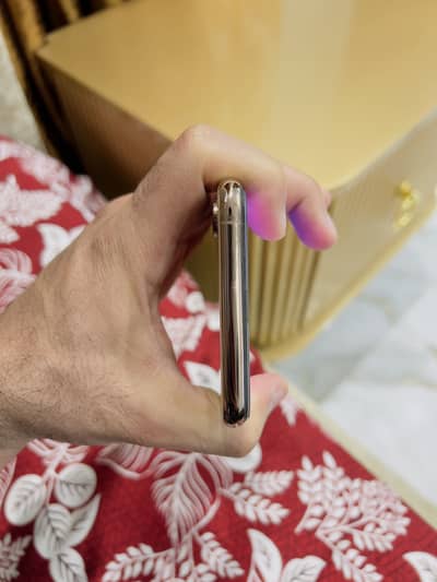 Apple phone iphone xs max 256 GB pta approved physical sim only