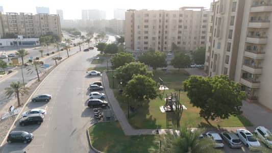 2950 Sq Ft 4-Bed Apartment for Rent in Towers, Precinct-19 Bahria Town Karachi | Prime Location | Near Park, Mosque & Commercial.