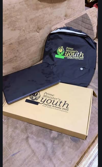 Box-Packed AMD Ryzen 5 7th Gen Laptop 8gb RAM 256gb SSD