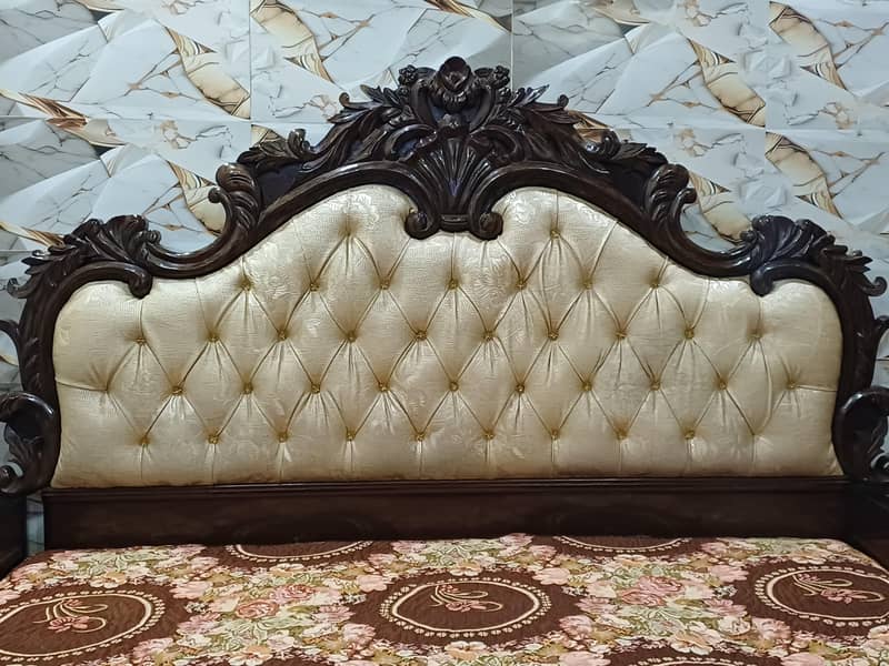 Bed,dressing table side tabels 0