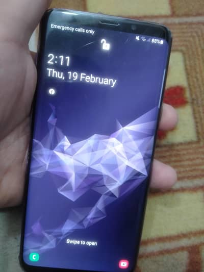 s9+. 6gb ram 128 gb memory