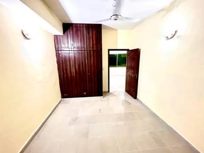 2 BED FLAT FOR SALE IN F-17 GHOSIA ARCADE ISLAMABAD ALL FACILITY AVAILABLE CDA PPROVED SECTOR MPCHS