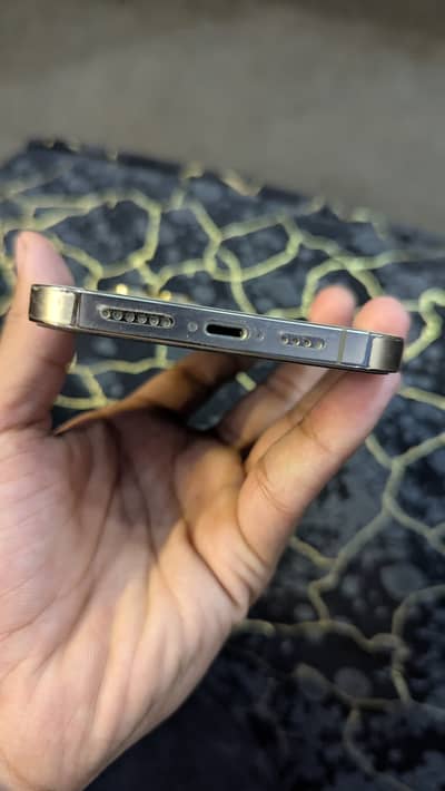 Iphone 13pro max 256gb pta approved