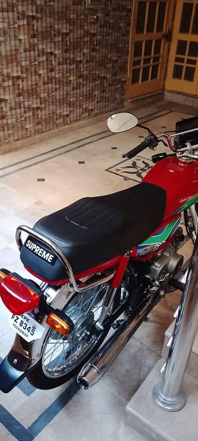 ہونڈا سیڑھی 70 لال رنگ