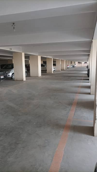 Alpine Plaza 3 Beds 1800 sft westopen