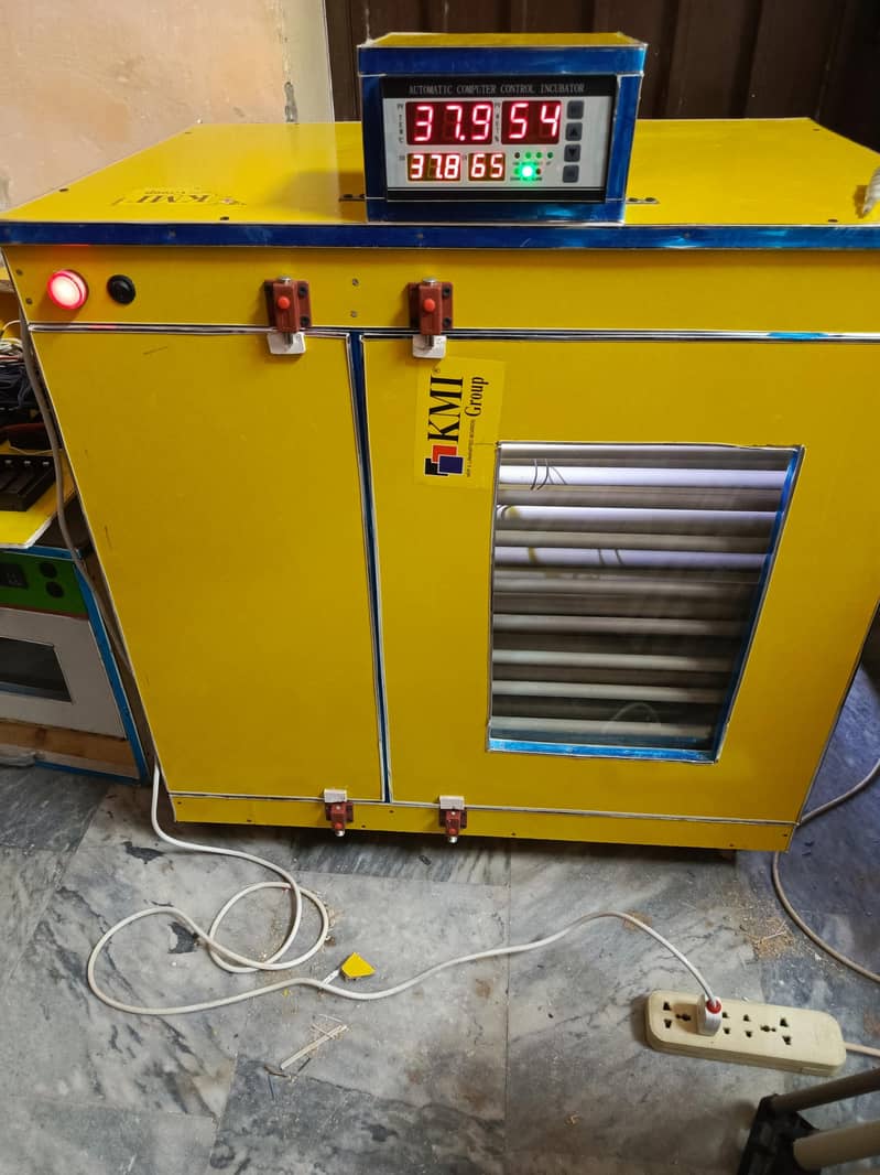 incubator and brooder fully automatic 9