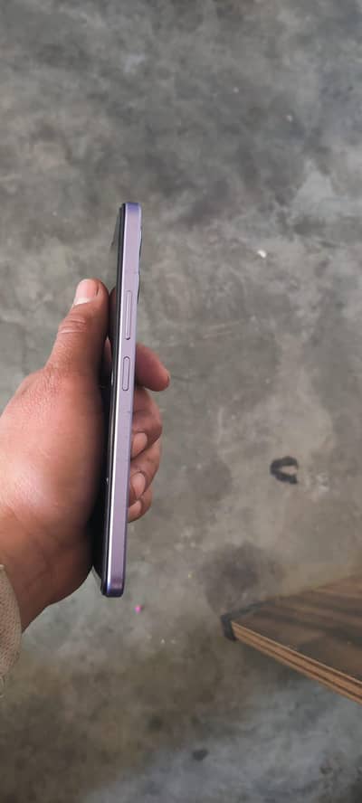 vivo y 17s 4/128 lush condition only box ha sath