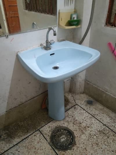 A+ Beautiful Karam_Cera Neat and clean Basin