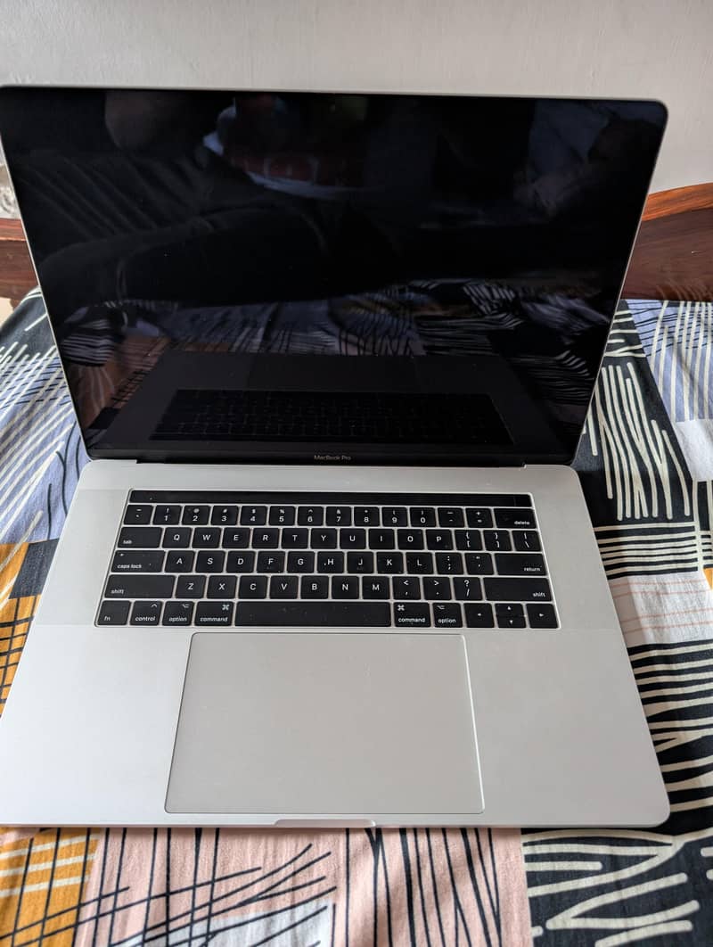 MacBook Pro 1