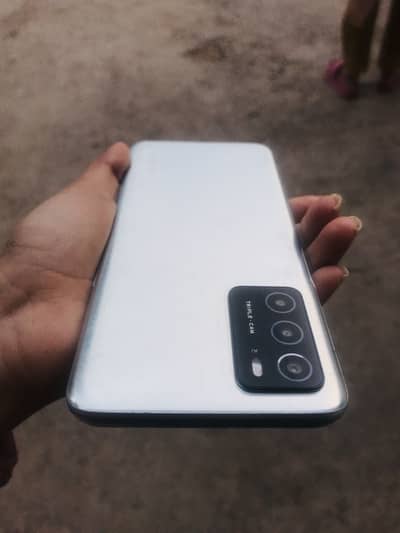 No box and no charger