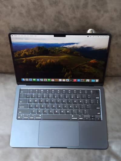 Apple MacBook Air M3 2024 13.6″ Midnight 8GB RAM 512GB SSD 8-Core CPU