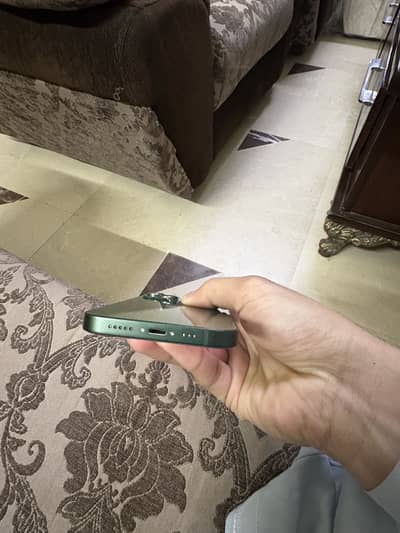 Iphone 13 10/10 condetion only phone