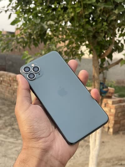 Iphone 11pro max with box 256 gb all okay non PTA factory unlock