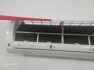 Rear Used Hair 1.5 ton AC equal to new for sale (hot and cold)