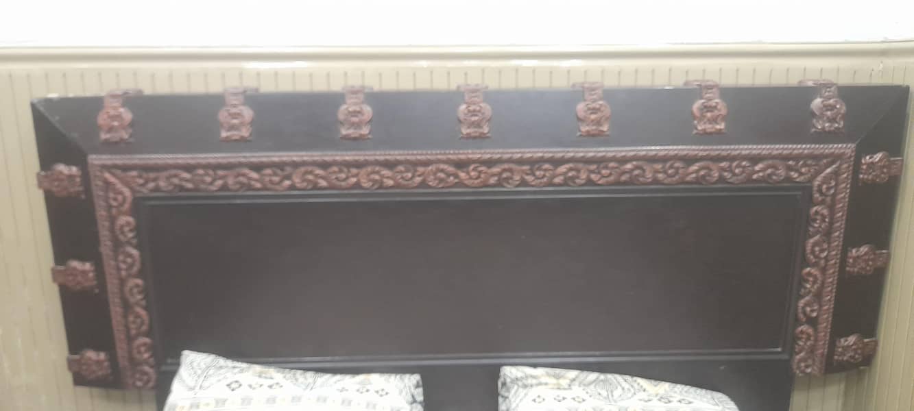 King bed 1 side table 5