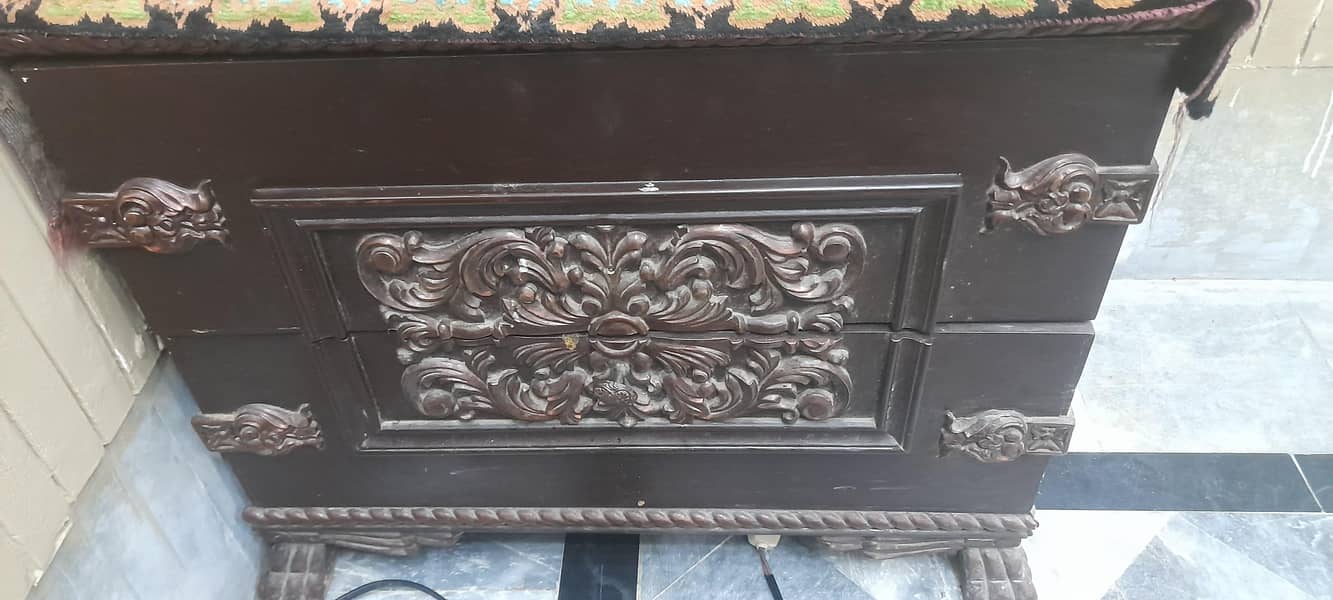 King bed 1 side table 6