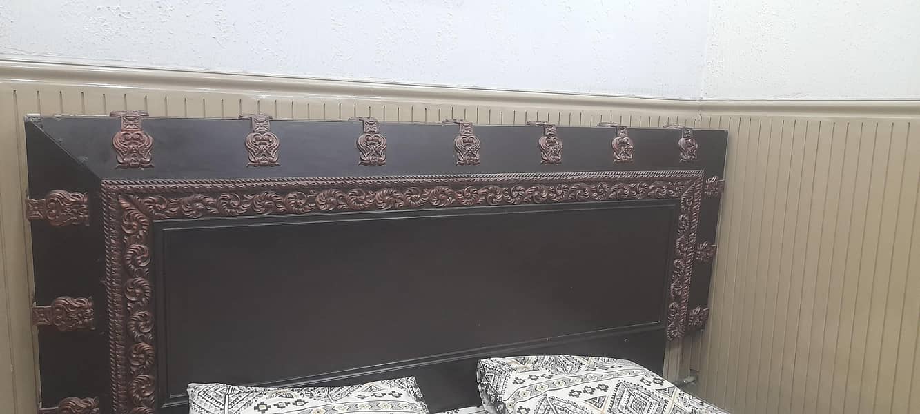 King bed 1 side table 7