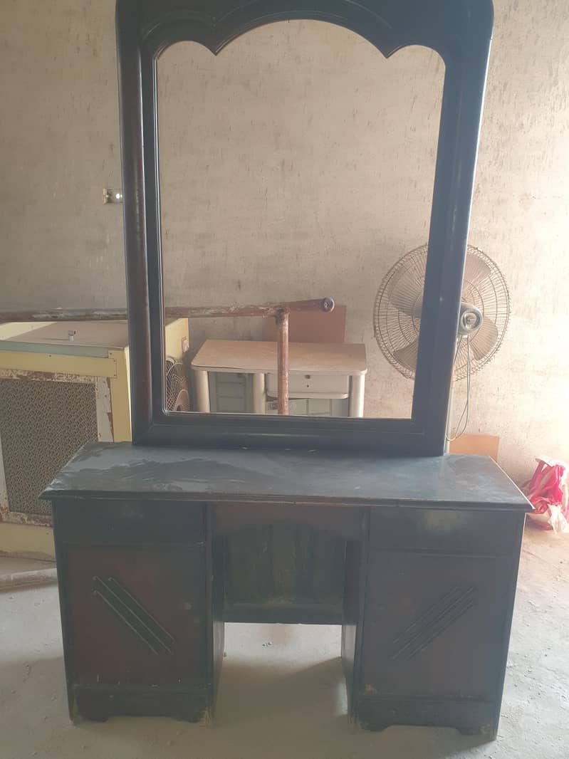dressing table 0