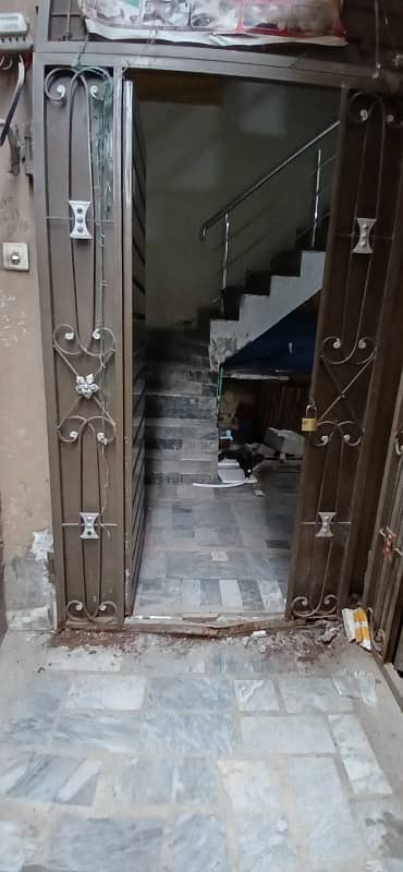 1.5 Marla House for Rent