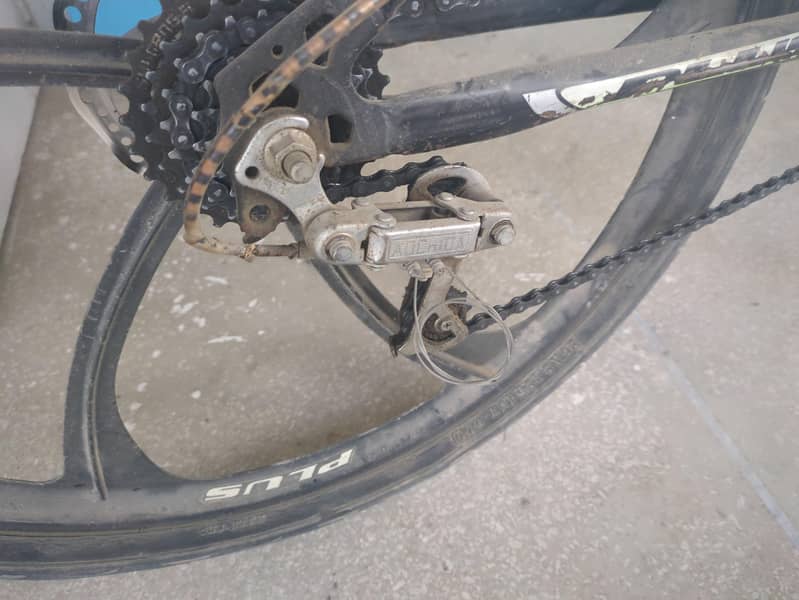 فروخت کے لیے بہترین حالت میں PLUS اسپورٹس سائیکل 1