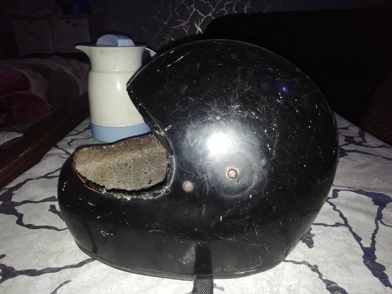 مضبوط ہے ہیلمٹ 1