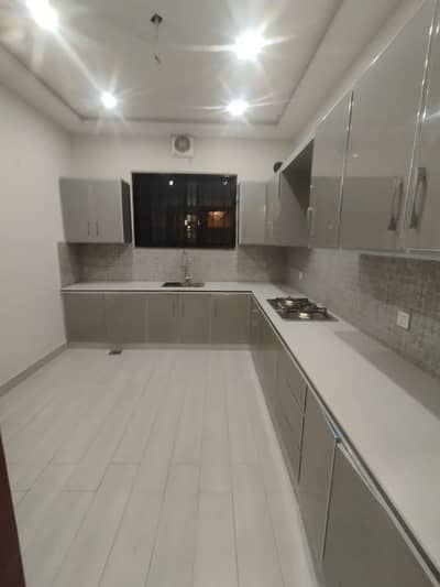 Like Brand New 10 Marla Upper Portion for Rent Bahria Town Lahore