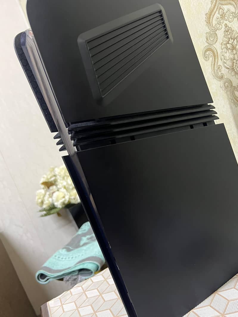 ps5 pro 2tb with original controller 2